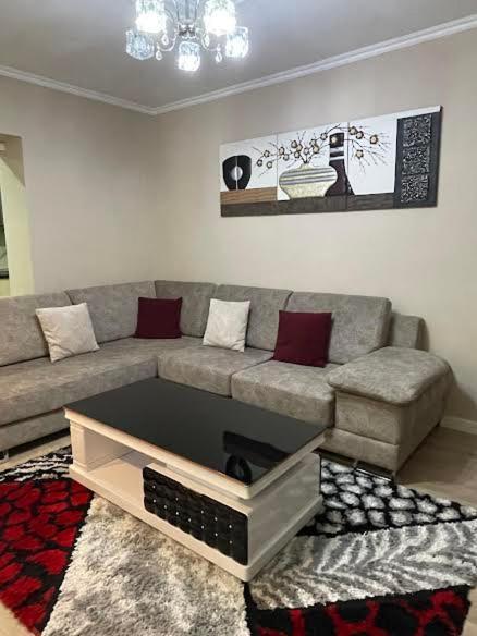 Essy's Apartament Korcza